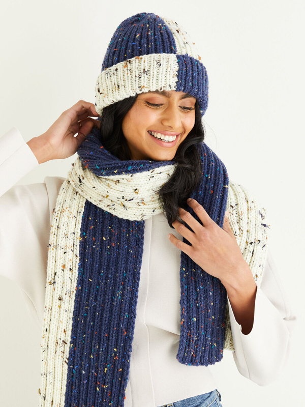 Image of Hayfield Bonus Chunky Tweed Ladies Sweater and Scarf